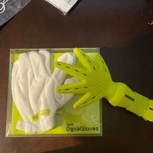 Devacurl Microfiber Gloves and DEVAFUSER